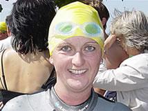 Evelyne Hofer als Schwimmerin am Inferno Triathlon 2007 dabei.
